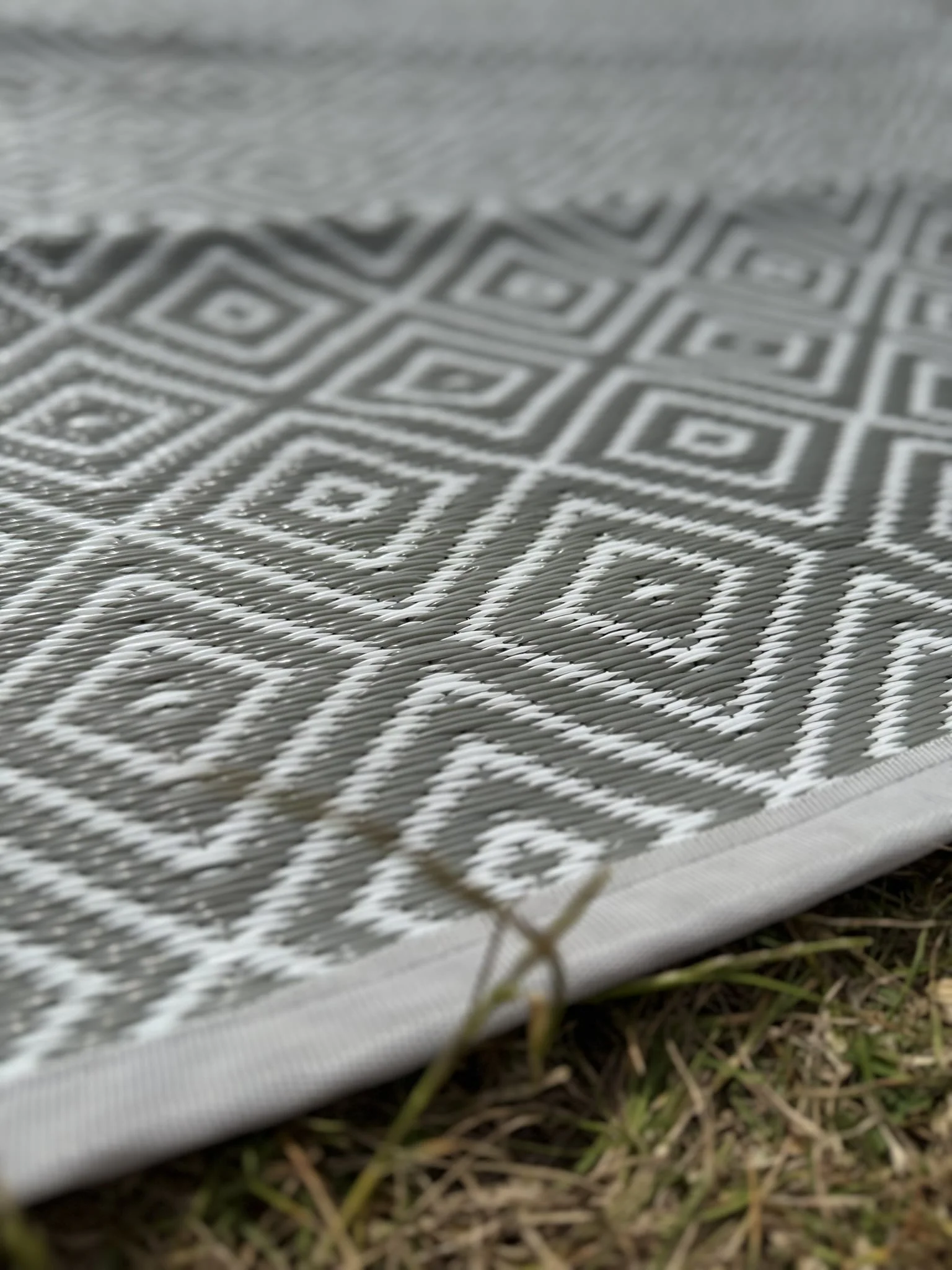 White & grey Diamond Rectangular Camping Mats - Image 3